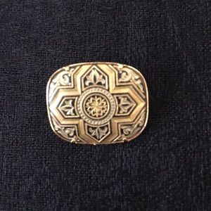 ‼️FINAL PRICE‼️ Gold lapel pin